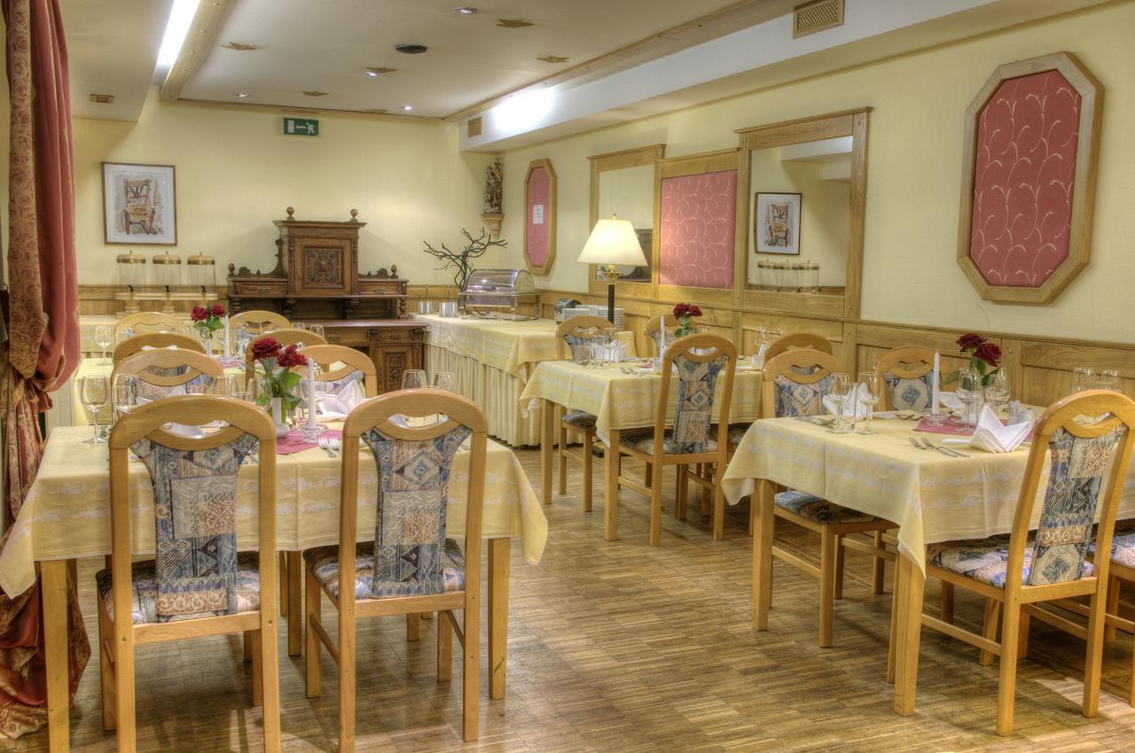 סנט מרגרטן אים בורגנלנד Hotel Zachs מראה חיצוני תמונה
